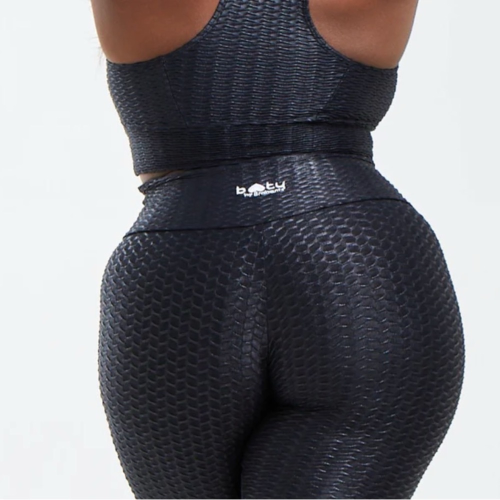 Like New Booty By Brabrants Little Black Leggings in croco - one size